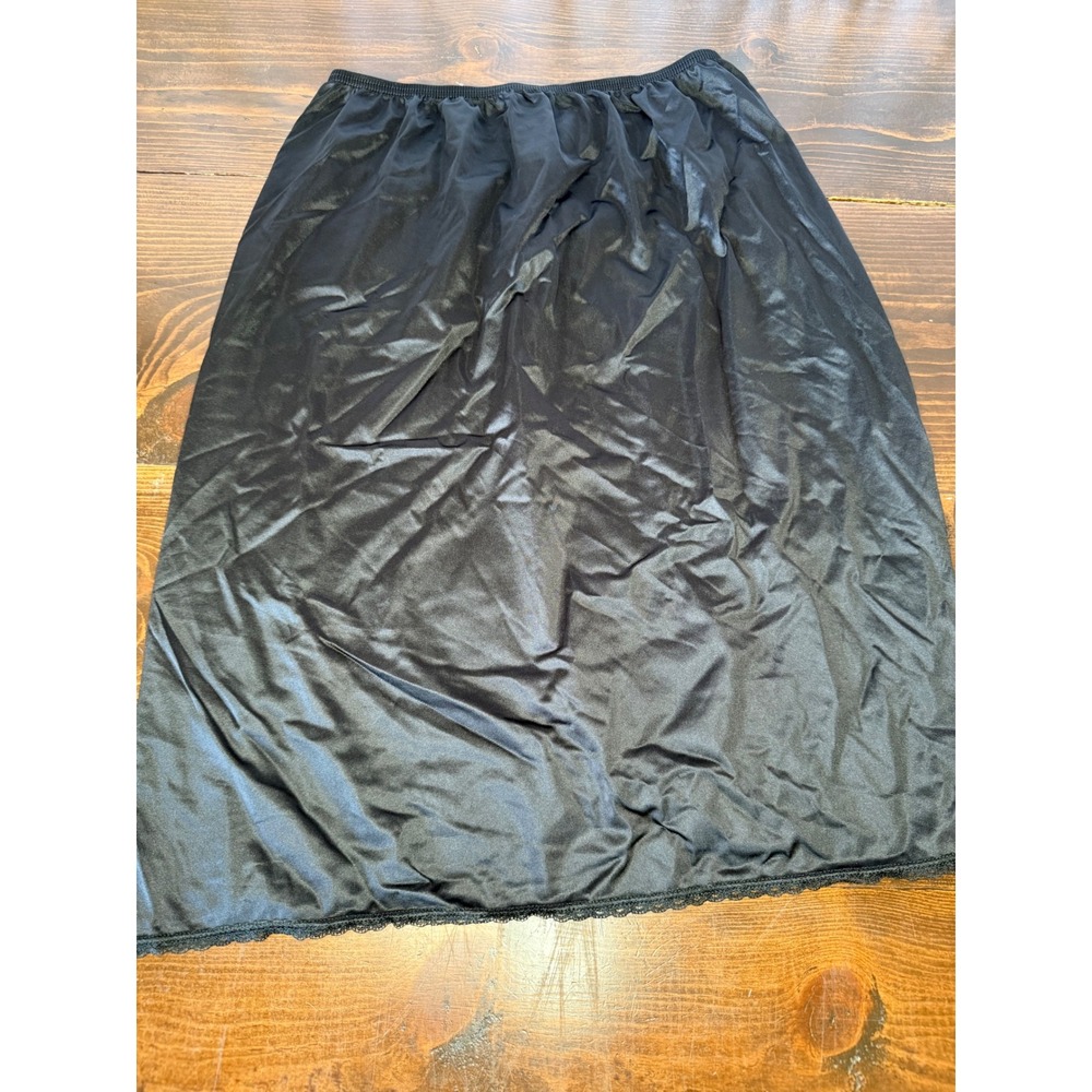 Vanity Fair Black Nylon Half Slip Lace Trim Back Slit Style 11-760 Size M 24in
